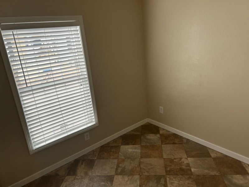 Building Photo - 2211 Ashberry Ave