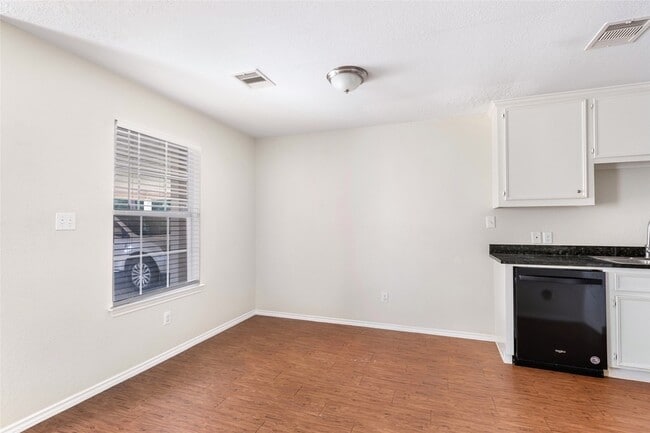 Building Photo - 1018 Glendale St