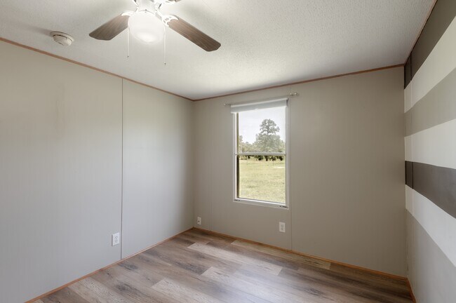 Building Photo - 37 C Riverside Ln