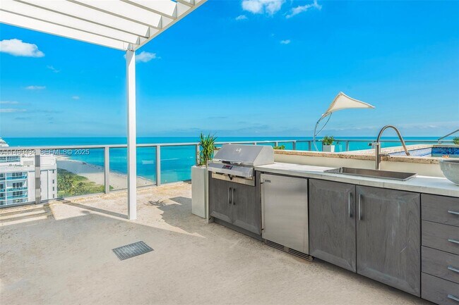 Building Photo - 2201 Collins Ave