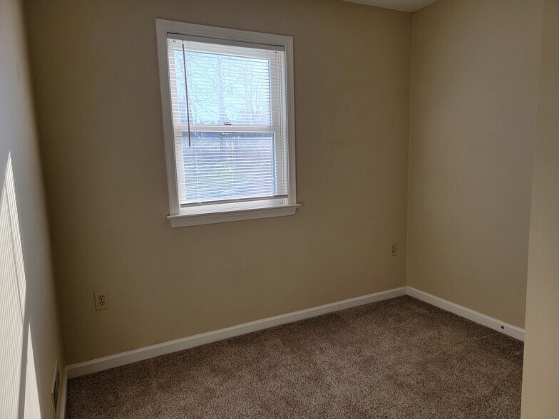 Building Photo - 46 Ironstone Dr