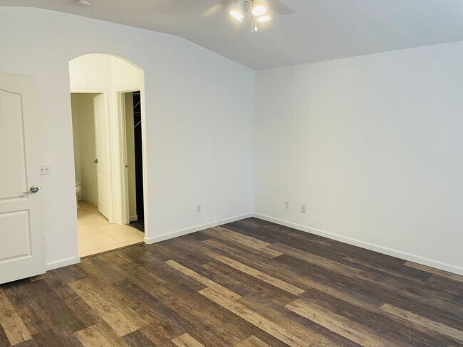 Building Photo - Cornville Property, Amante Verde Santa Fe