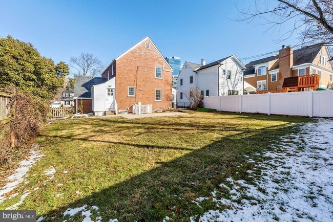 Building Photo - 4816 Leland St