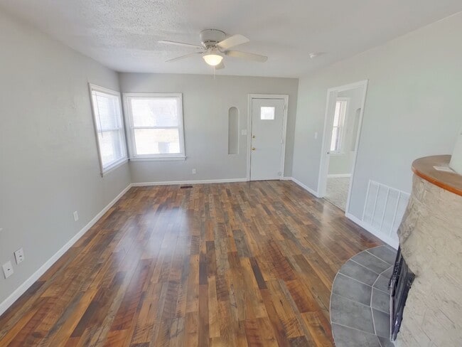 Building Photo - 417 S Leonine Rd