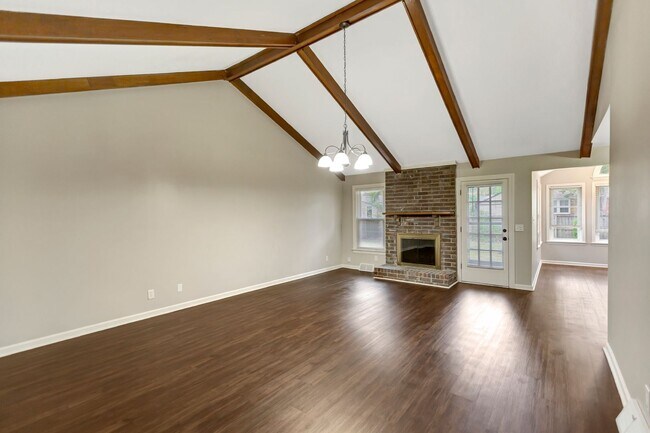 Building Photo - Charming 4-Bedroom, 2-Bath Brick Home with...