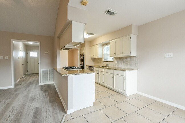 Building Photo - 12939 Westmere Dr