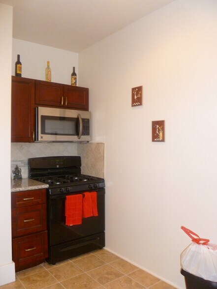 KITCHEN - 1012 Marin St