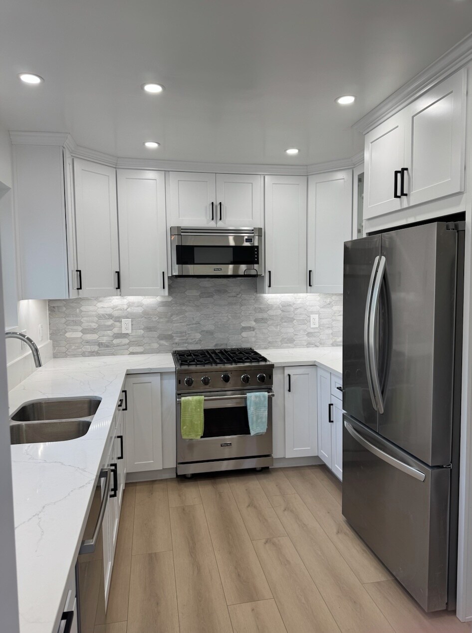 Kitchen (1 of 2) - 5625 Cantaloupe Ave