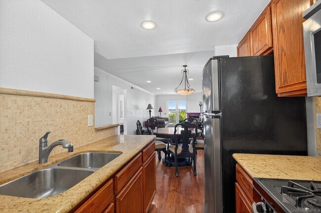 Building Photo - 4794 Arizona St