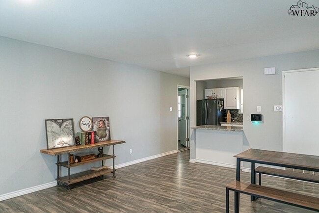 Building Photo - 4711 Balboa Dr