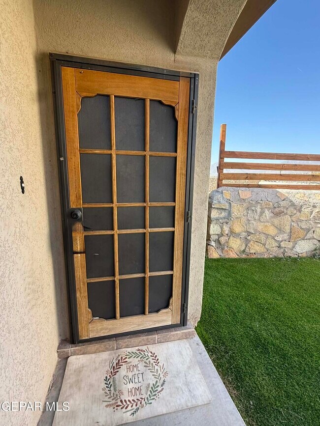 Building Photo - 10405 Canyon Sage Dr