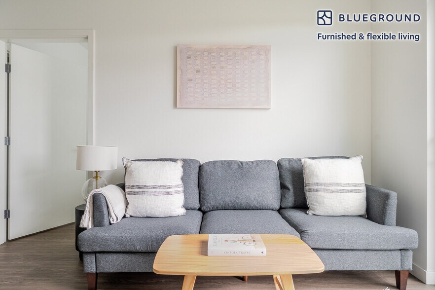 Building Photo - 17645 NE 69th Ct