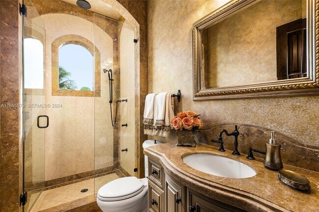 Building Photo - 2306 Bay Dr