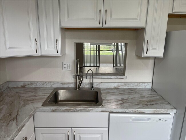Building Photo - 3099 NW 48th Ave