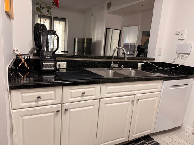 Building Photo - 1200 Town Center Dr