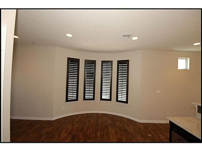 Building Photo - Gorgeous Custom Built Home for Rent