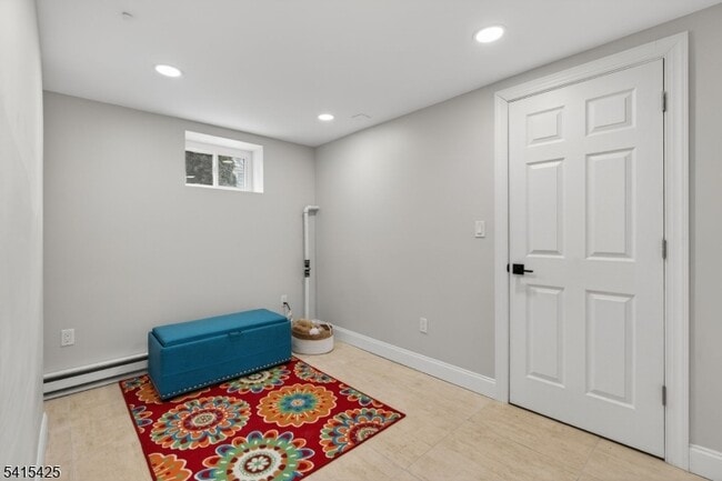 Building Photo - 21 Lombardy Pl