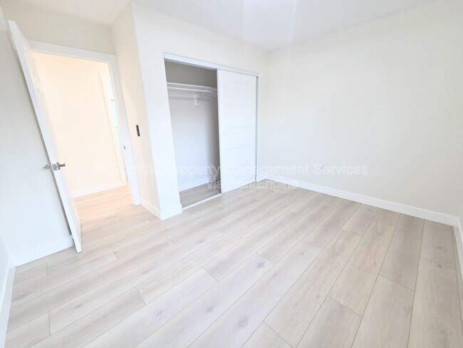 Building Photo - 5662 Cathy Ln