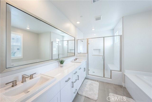 Building Photo - 217 Chorus