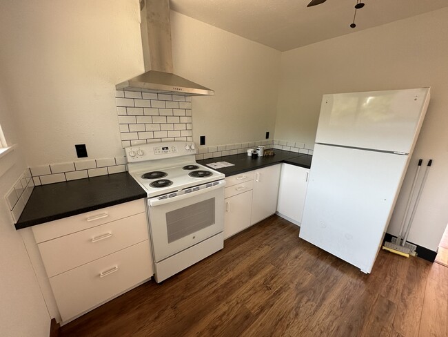 BRAND NEW KITCHEN - 4806 SE 76th Ave