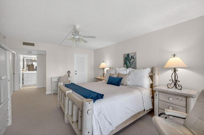 Building Photo - 1190 Jimmy Buffett Mem Hwy