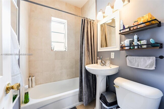 Building Photo - 1227 Euclid Ave