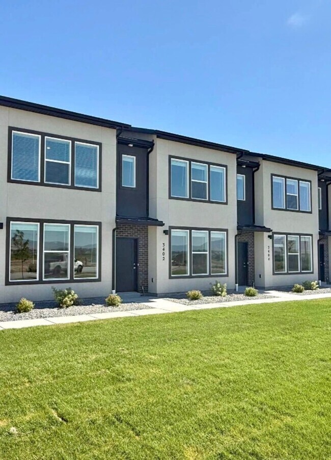 Building Photo - NT 3367