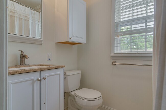 Building Photo - 946 Caldwell Ln