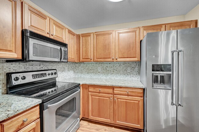 Building Photo - $1,895.00 - 2 Bedrooms, 2 Bathrooms, Apart...