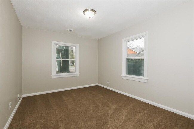 Building Photo - 1944 Washington Rd