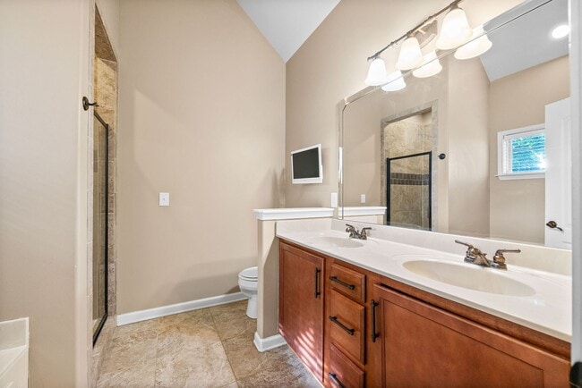 Building Photo - Three Bedroom in Fields of Northmeade!