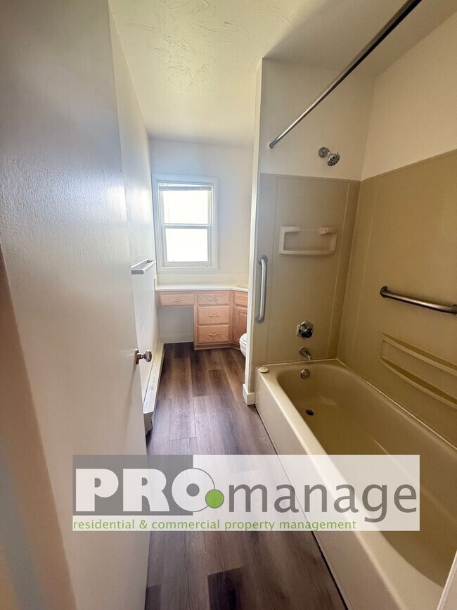 Building Photo - Single family home with yard