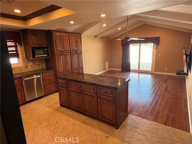 Building Photo - 20002 Tomlee Ave