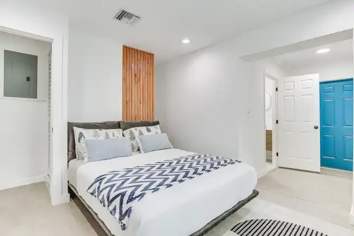 Building Photo - 2629 SW 6th Ct