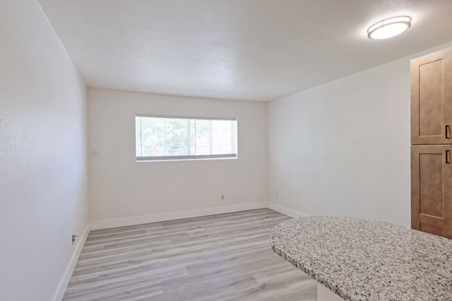 Building Photo - 3021 Pestalozzi St