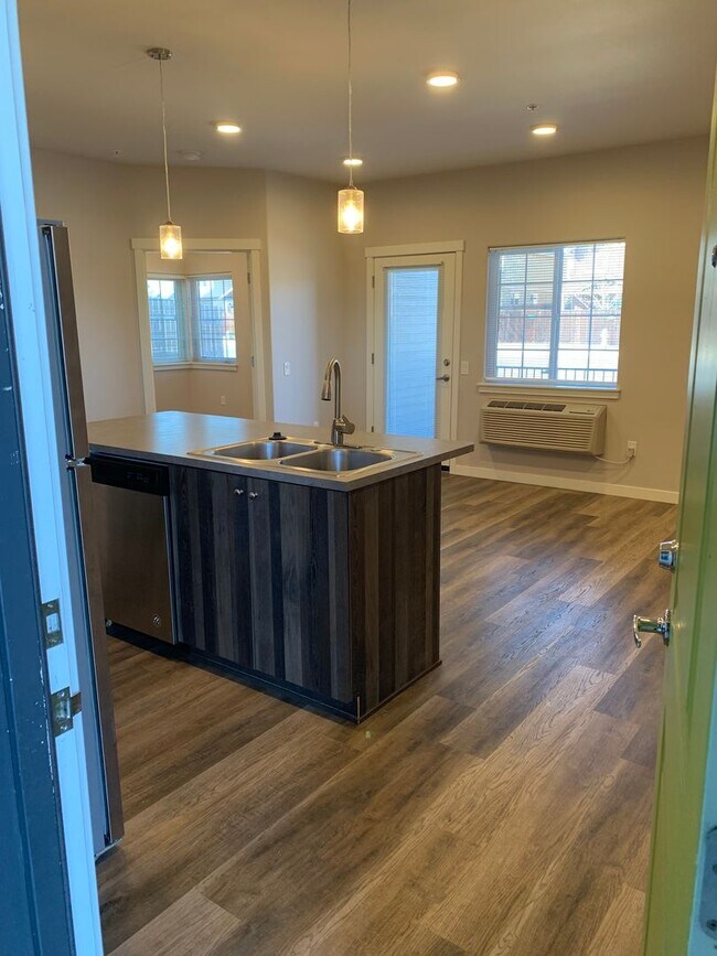 Building Photo - Great New Lava Ct Apartments!