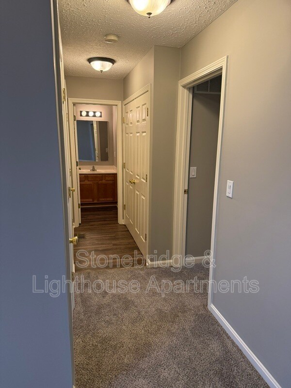 Building Photo - 2804 Coyote Ct