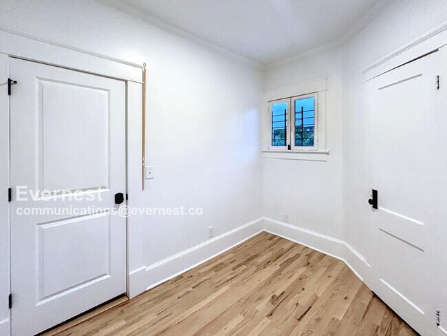 Building Photo - 816 Brookline St SW