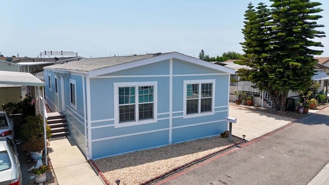 Building Photo - 4 Magnolia Via