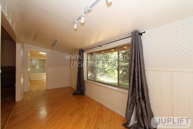 Building Photo - 2 Bed, 1 Bath House w/ AC, Storage Barn