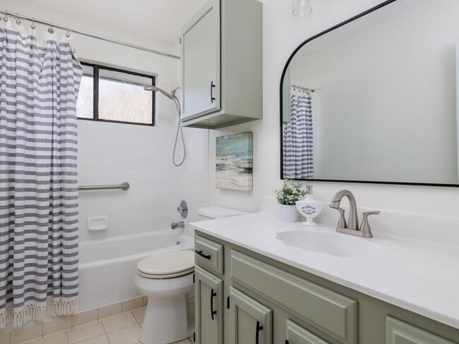Building Photo - 1805 White Oak Cove