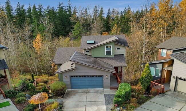 Building Photo - Beautiful Custom 4-bedroom 2.5 bath home. Barkley Neighborhood!