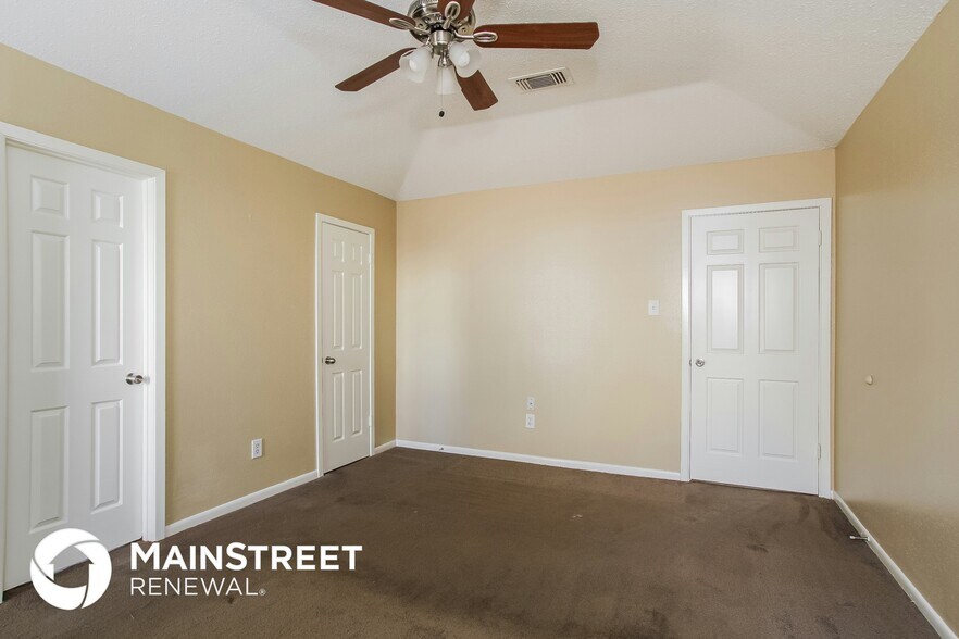 Building Photo - 18926 Sandia Pines Dr