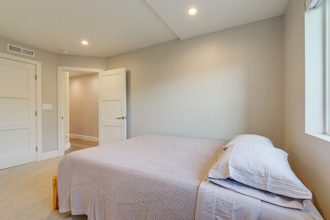 Building Photo - 1774 48th Ave