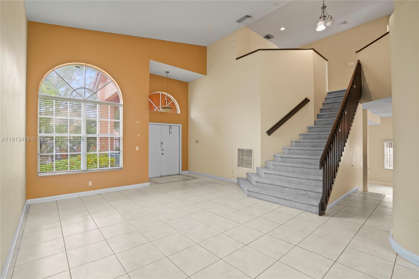 Building Photo - 18405 NW 9th Ct