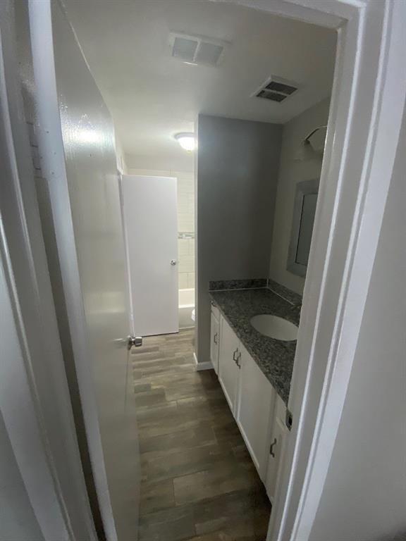 Building Photo - 2110 Hilton Head Dr