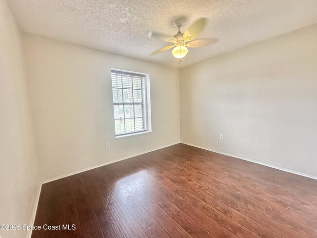 Building Photo - 5055 Canoni Pl