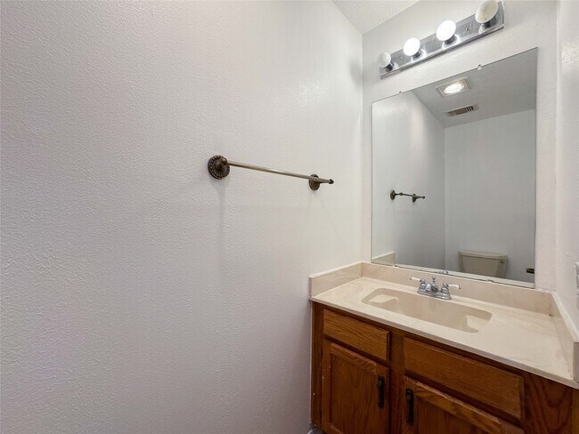 Building Photo - 2903 Auburn Dr