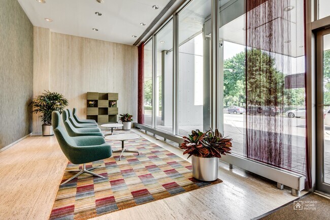 Building Photo - 1700 E 56th St