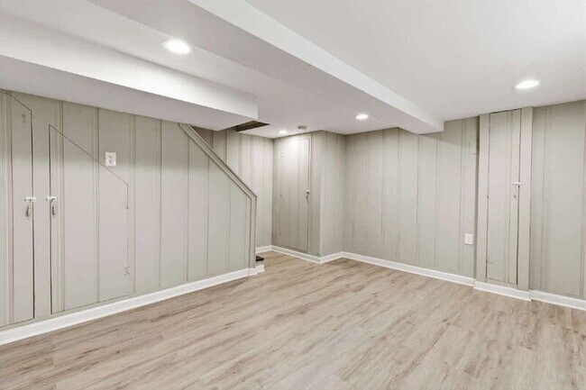 Building Photo - 3482 Dunhaven Rd